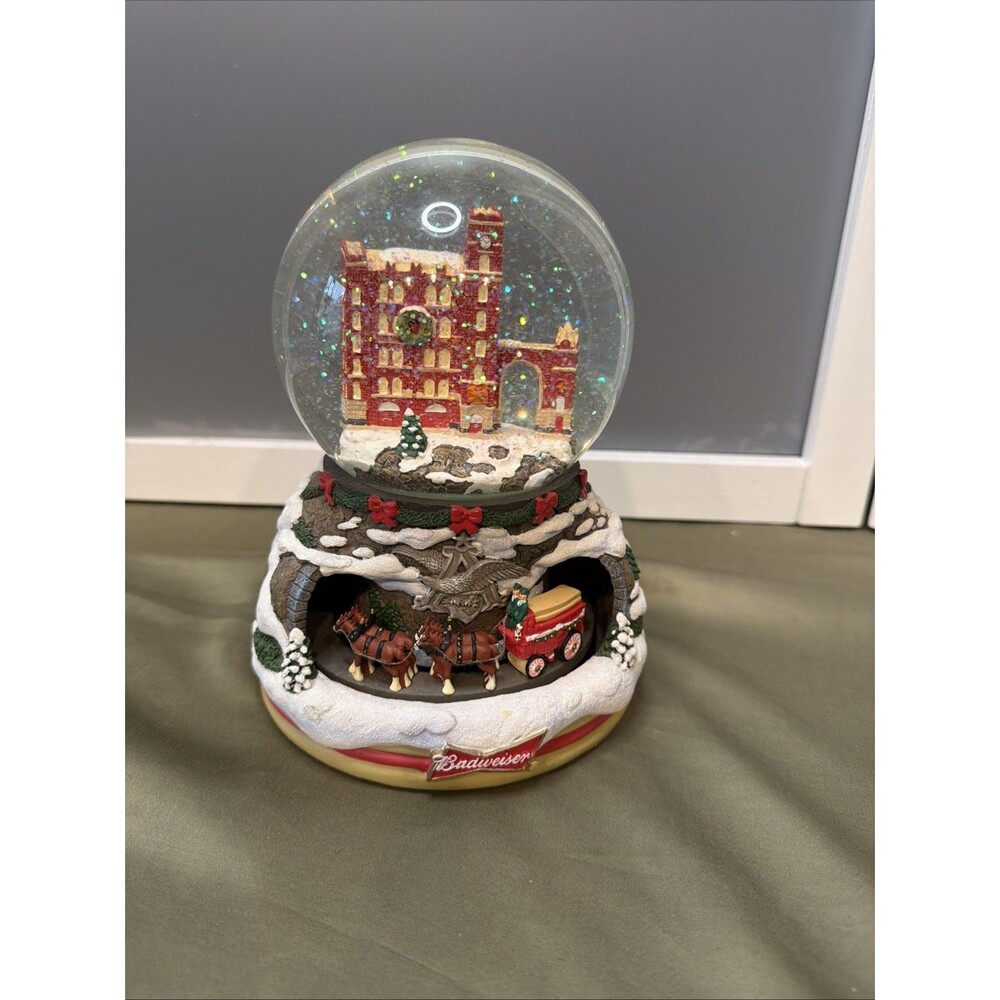 Bradford Exchange Budweiser 2018 Masterpiece Musical Glitter Snow Globe 8"